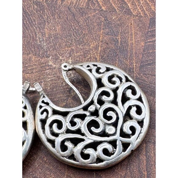 Vintage Silver-Toned Openwork Swirl Design Hoop Earrings For Women 15.19g - Picture 4 of 6